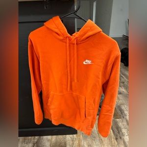 Super cute orange Nike hoodie for fall!
